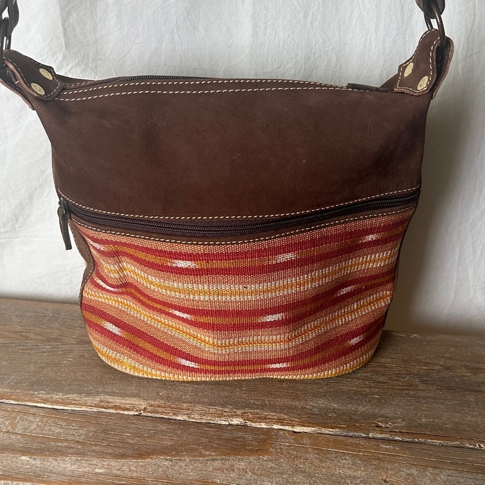 Elegant Brown and Red Striped Crossbody Bag - Picture 3 of 6